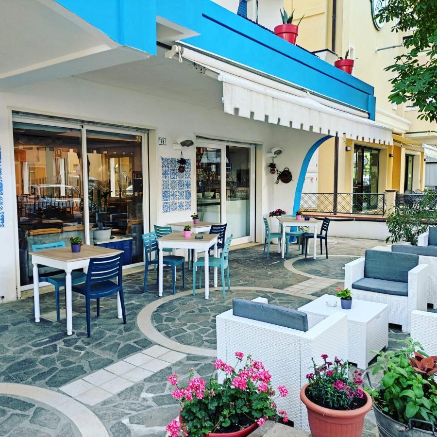 Hotel Adria - Colazione Fino Alle 12 3*