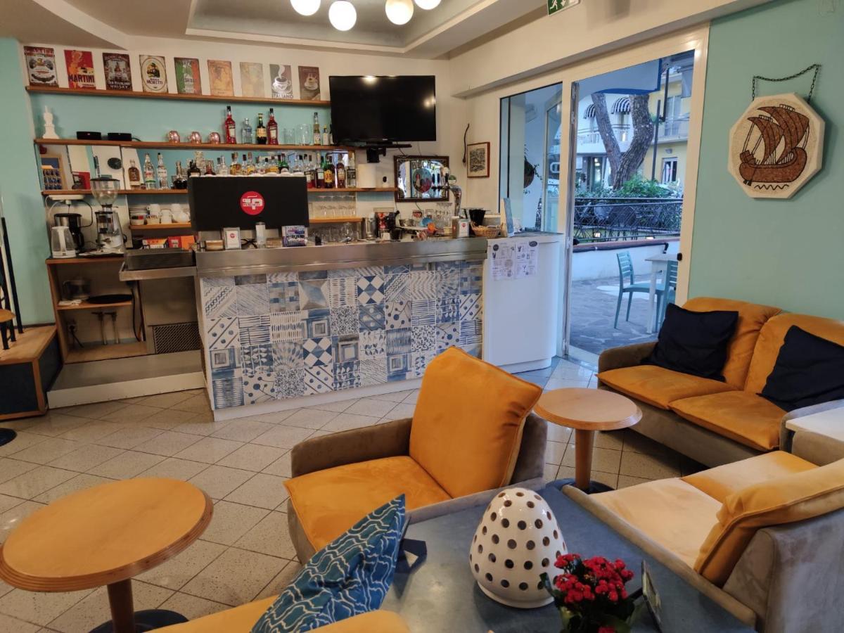 Adria - Colazione Fino Alle 12 Hotel