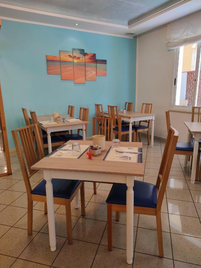 Hotel Adria - Colazione Fino Alle 12 3*