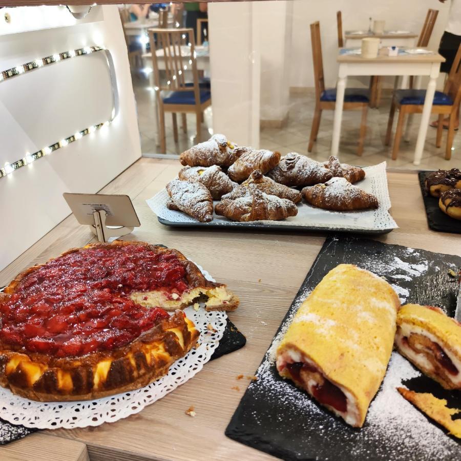 Adria - Colazione Fino Alle 12 3*